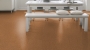Podłoga korkowa Natural (dawniej Moment) w minimalistycznej jadalni