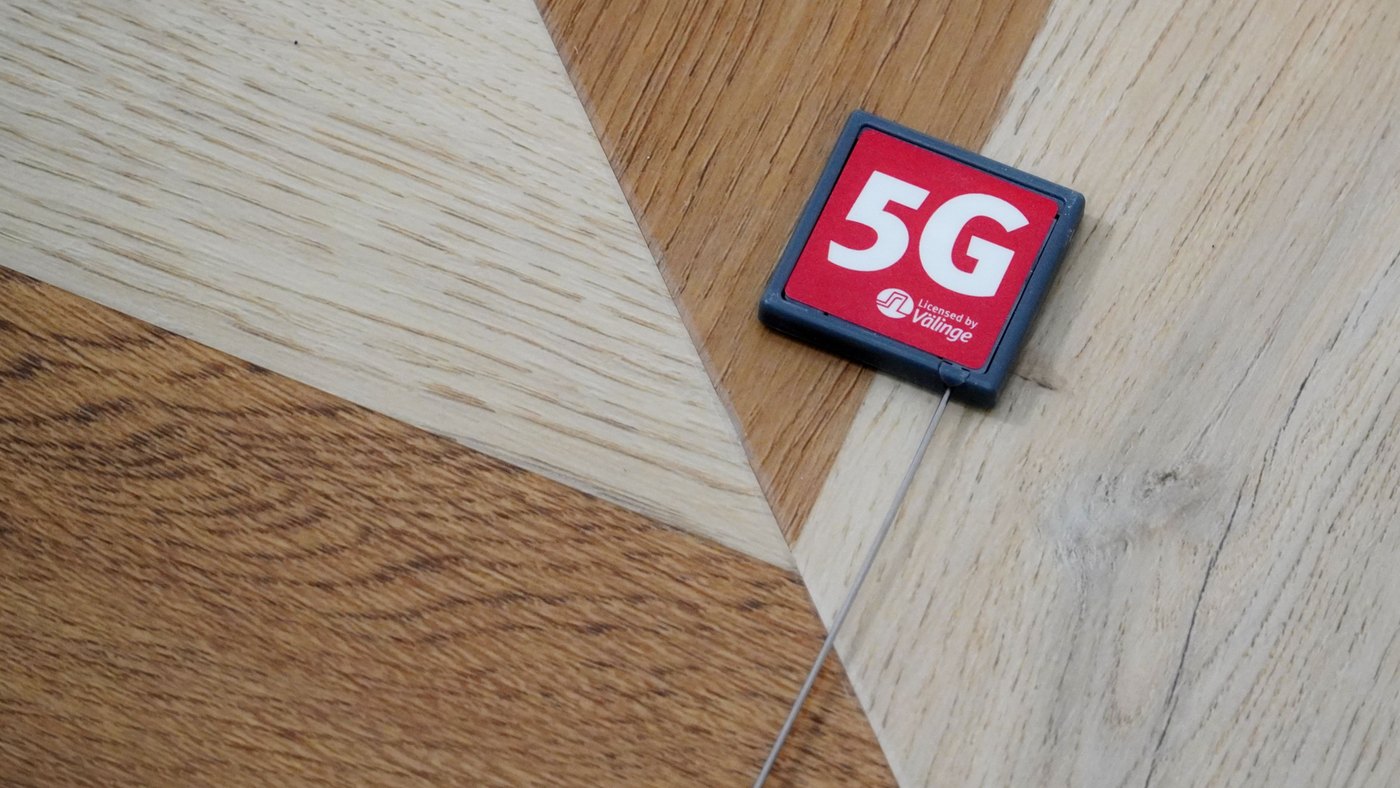 Szpilka do rozpinania zamków 5G leżąca na podłodze SPC w jodełkę francuską